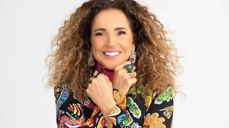 Try to keep up with Daniela Mercury at Casino Estoril