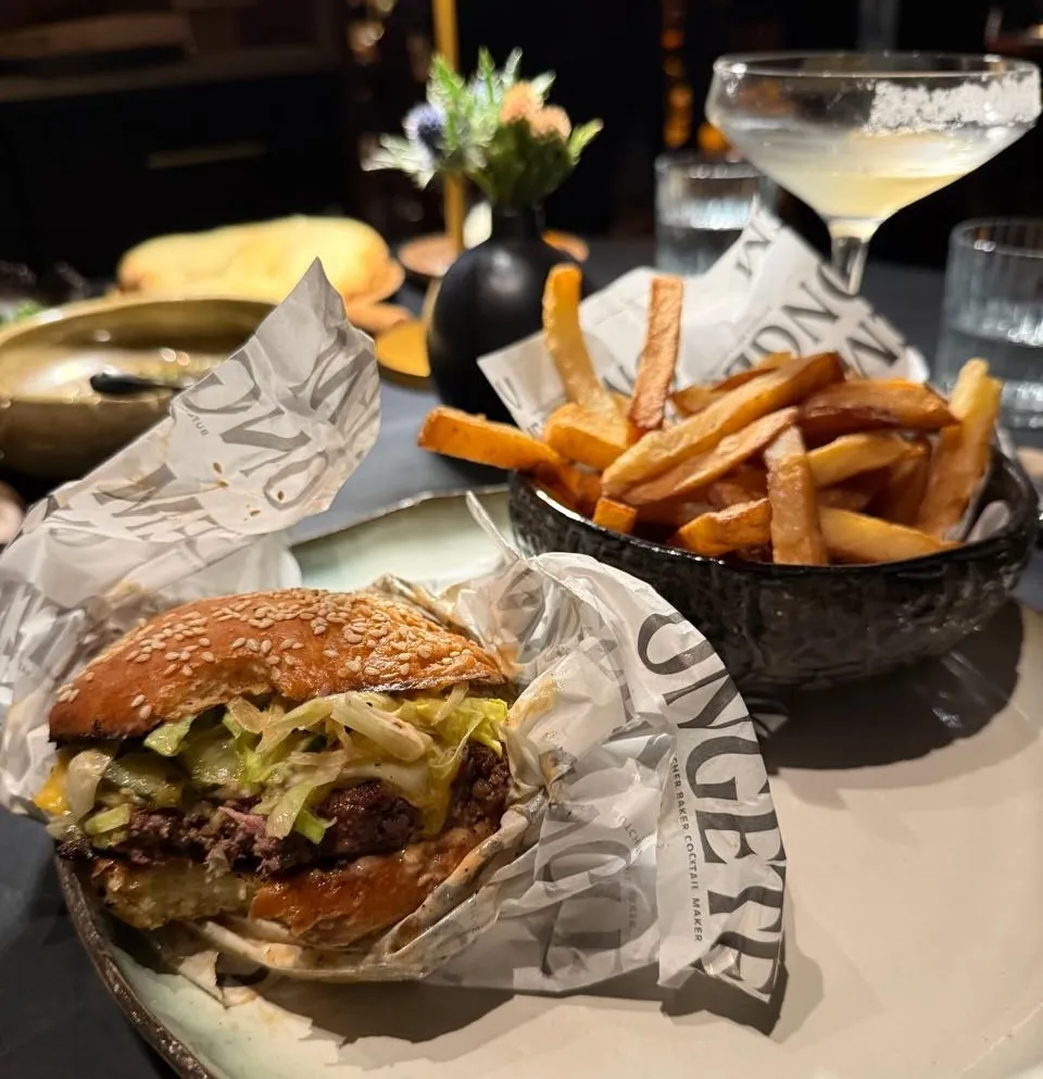 Large plate option, including a home ground cheese burger and home-made bun.
