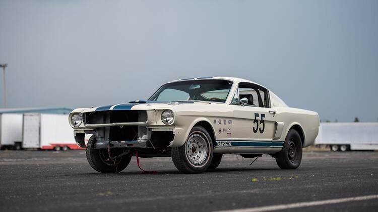 See the classic cars (and the racing events) at the Estoril Autodrome
