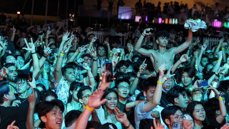 Party with a green edge at Skechers Sundown Festival