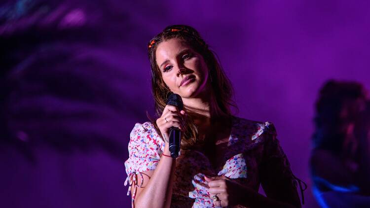 Lana del Rey performing
