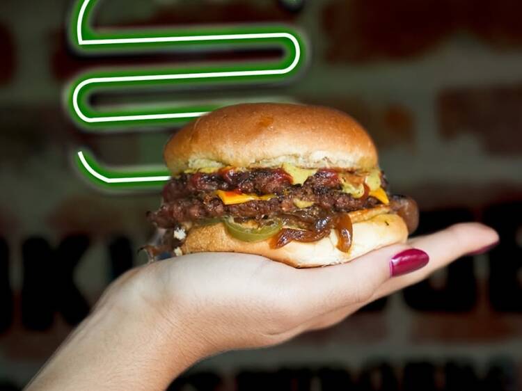 Smokin’ Joe’s Knockout Burgers