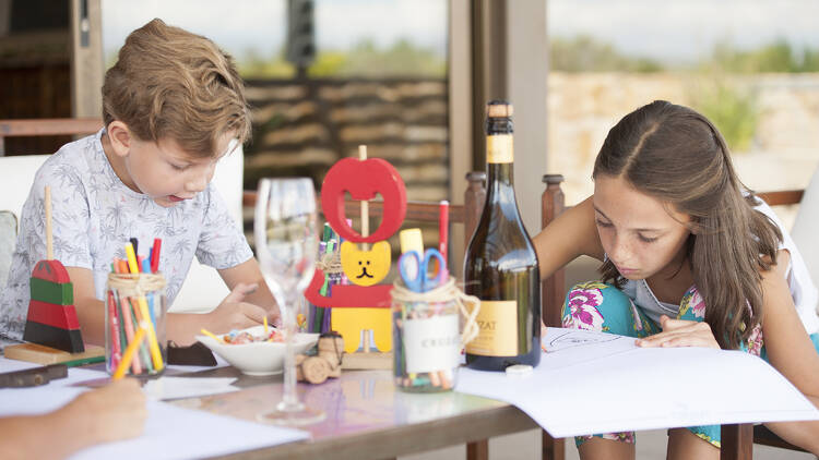 Experiencia Familia en Bodega Cruzat
