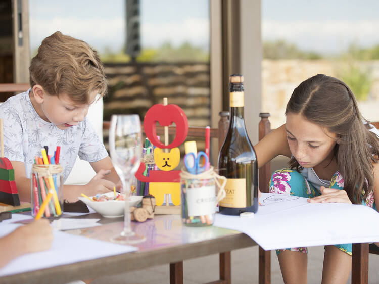 Experiencia Familia en Bodega Cruzat