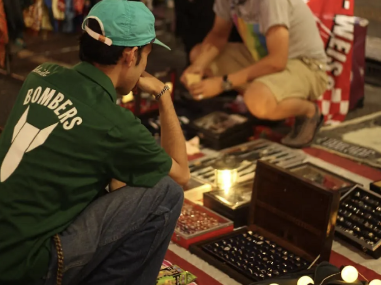 LOOKER FLEA MARKET