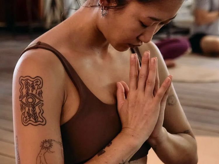 theWHOLESOME Yoga & Sound Healing Club
