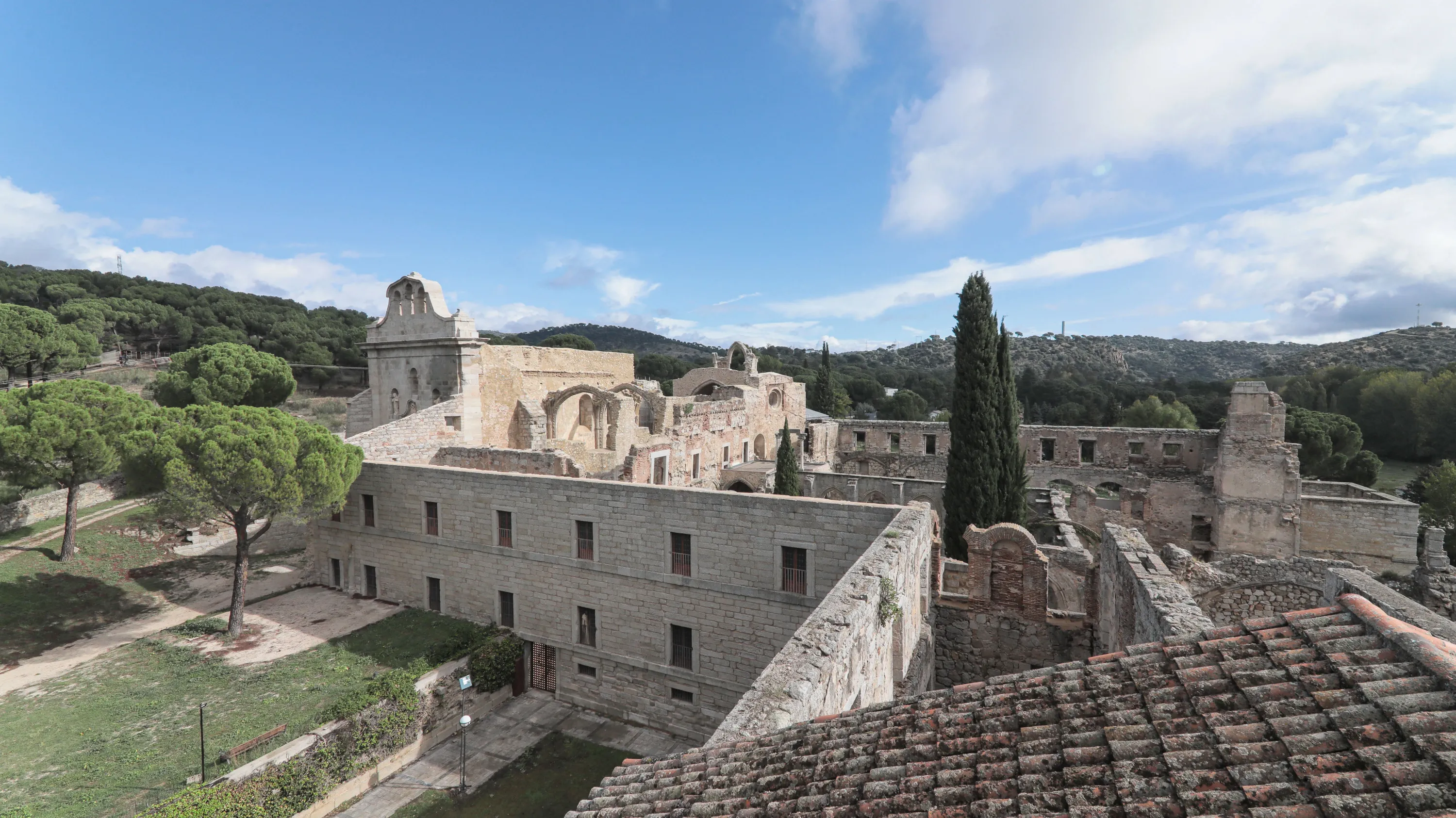 Monasterio en Pelayos de la Presa