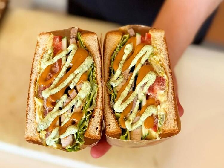 Jusqu’à fin juillet, l’un des meilleurs sandwichs de Paris se cache dans le 7e !
