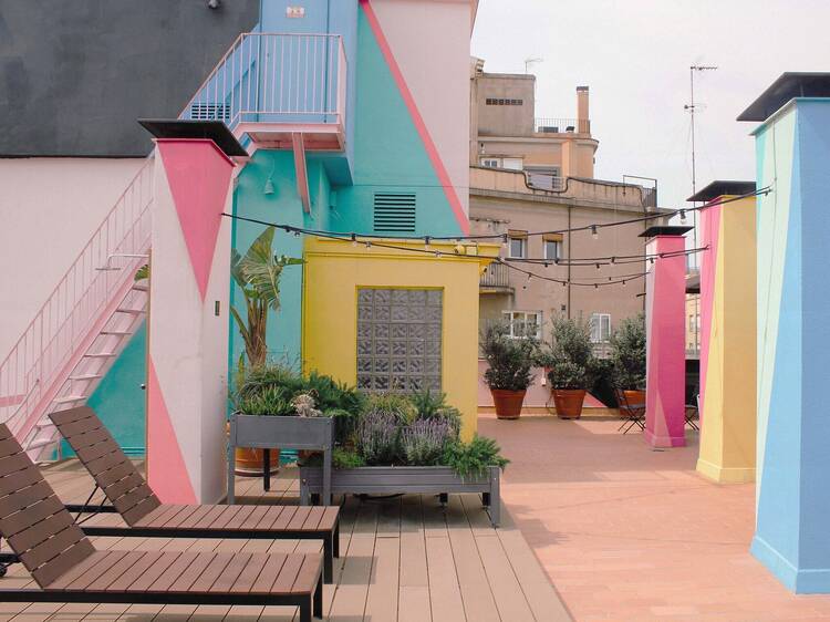 Pol & Grace outdoor area