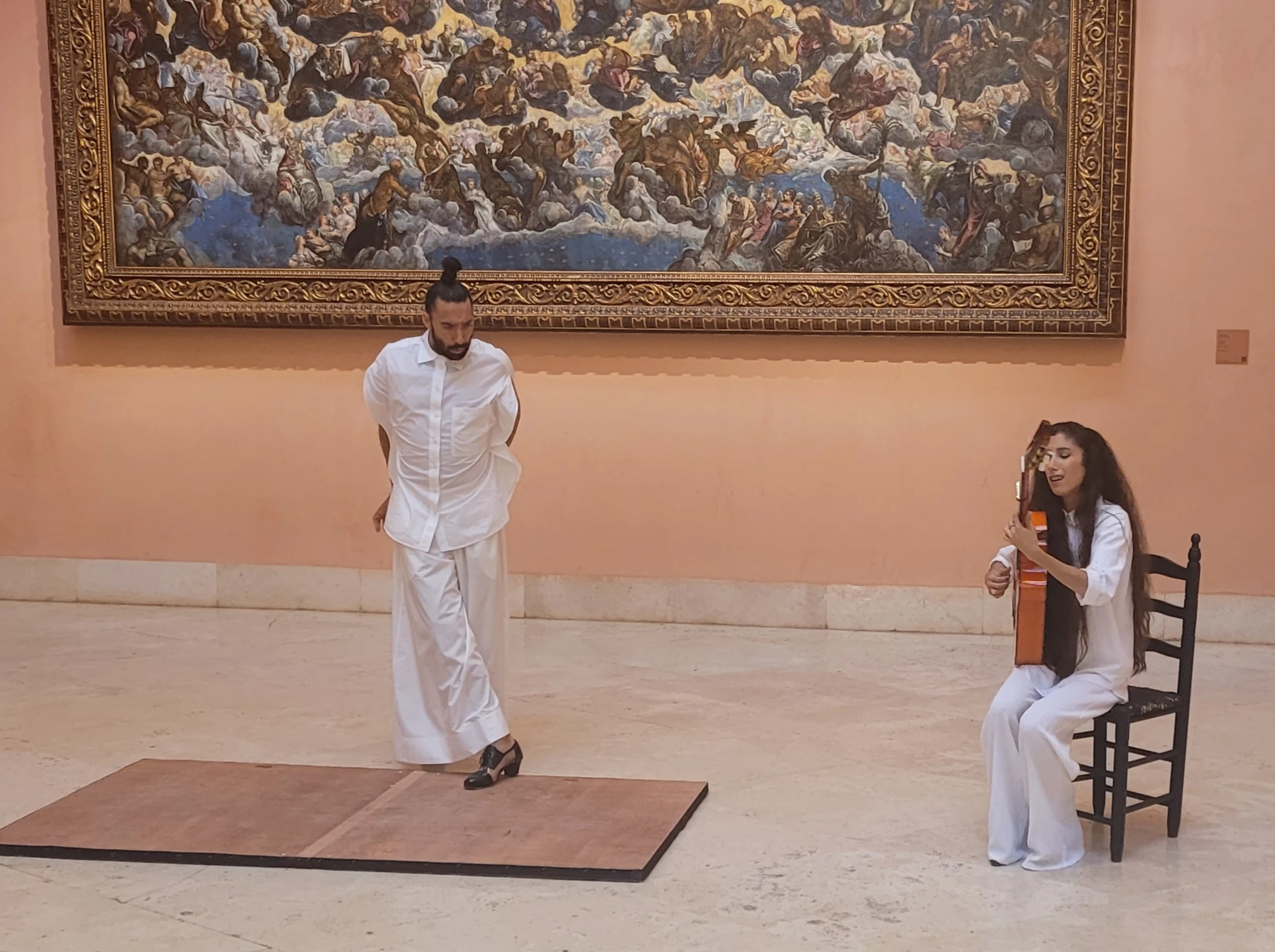 Ref&uacute;giate en la Cultura