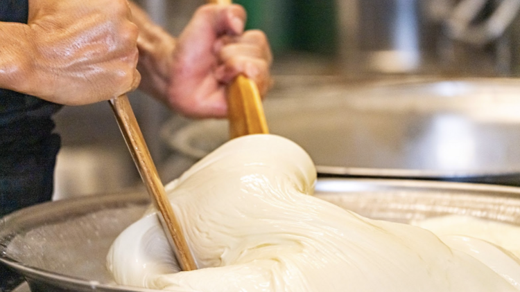 Adirak Pizza – Chiang Mai’s hidden cheese lab