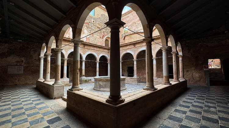 ... a una Cartuja medieval