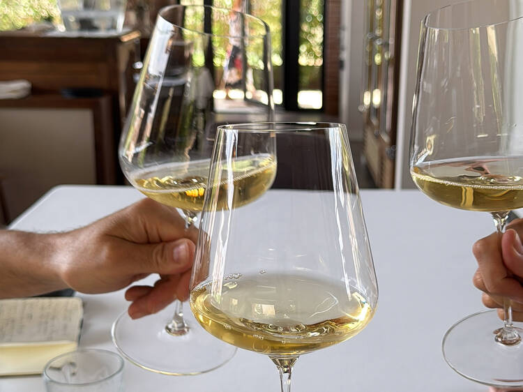 Siglos de vino: de un restaurante contemporáneo...