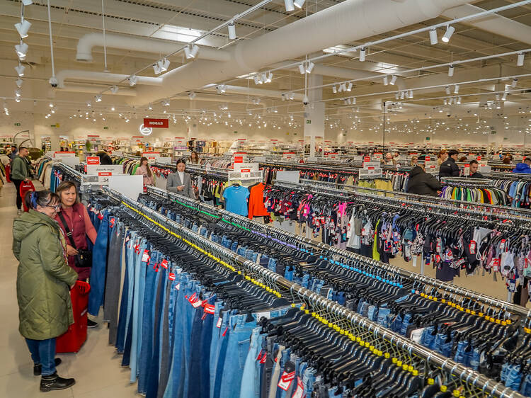 Así son las rebajas del nuevo macro-outlet de Madrid para este verano