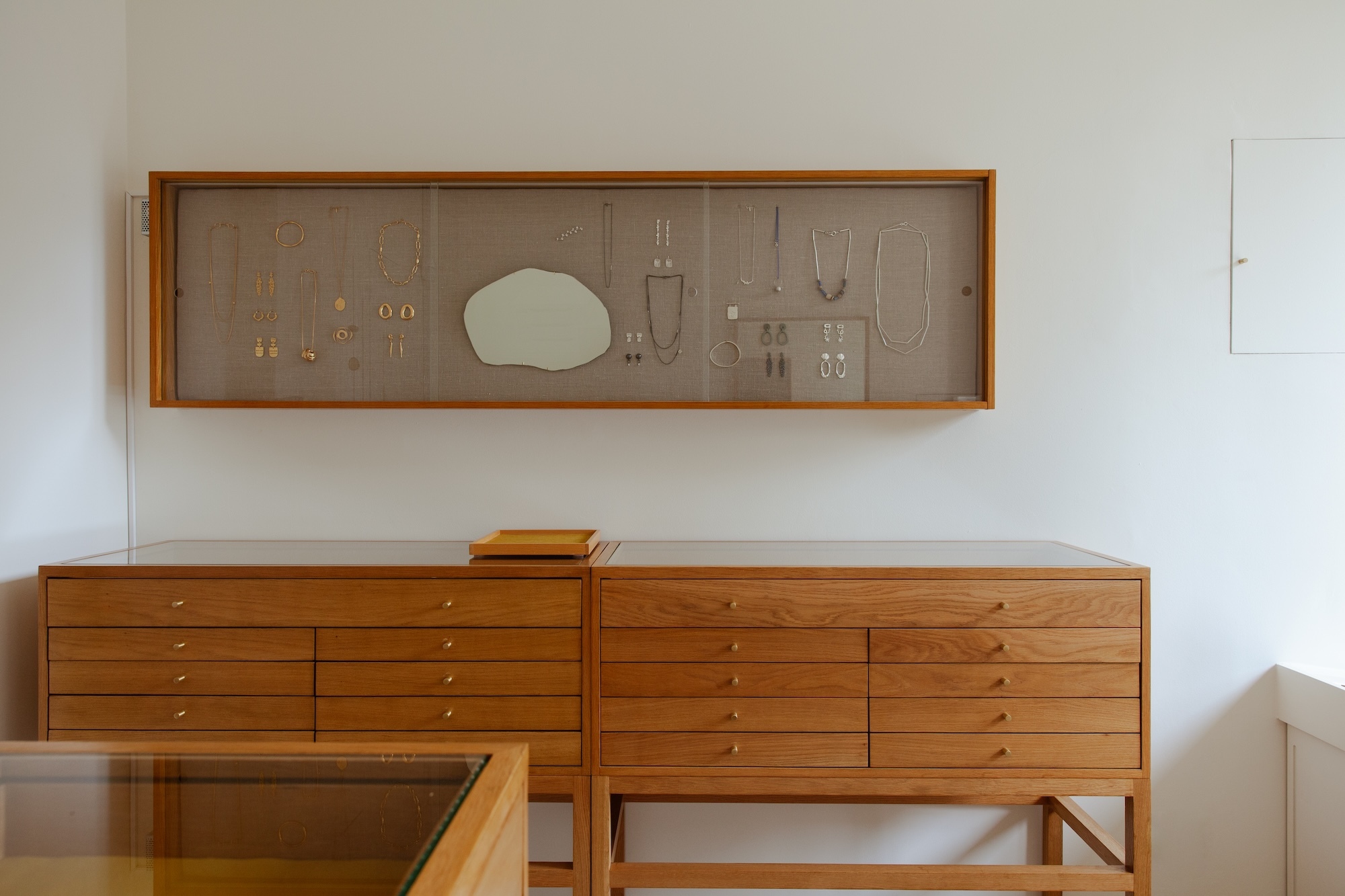 Inês Telles' Jewelry: A Blend of Nature and Geometry Shines in Lisbon's New Store