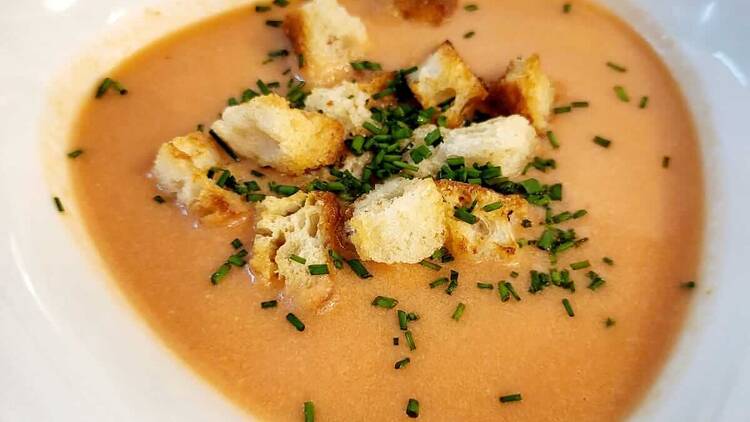 Bullanga: el gazpacho clásico, con un giro tostado
