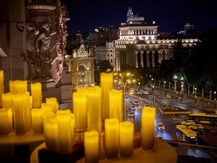 Música a la luz de las velas y un menú especial en el centro de Madrid: esta azotea de Madrid tiene la cita romántica perfecta Música a la luz de las velas y un menú especial en el centro de Madrid: esta azotea de Madrid tiene la cita romántica perfecta
