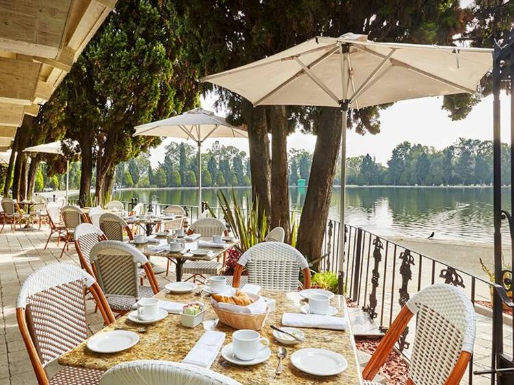 Tomar el brunch en Bistro Chapultepec
