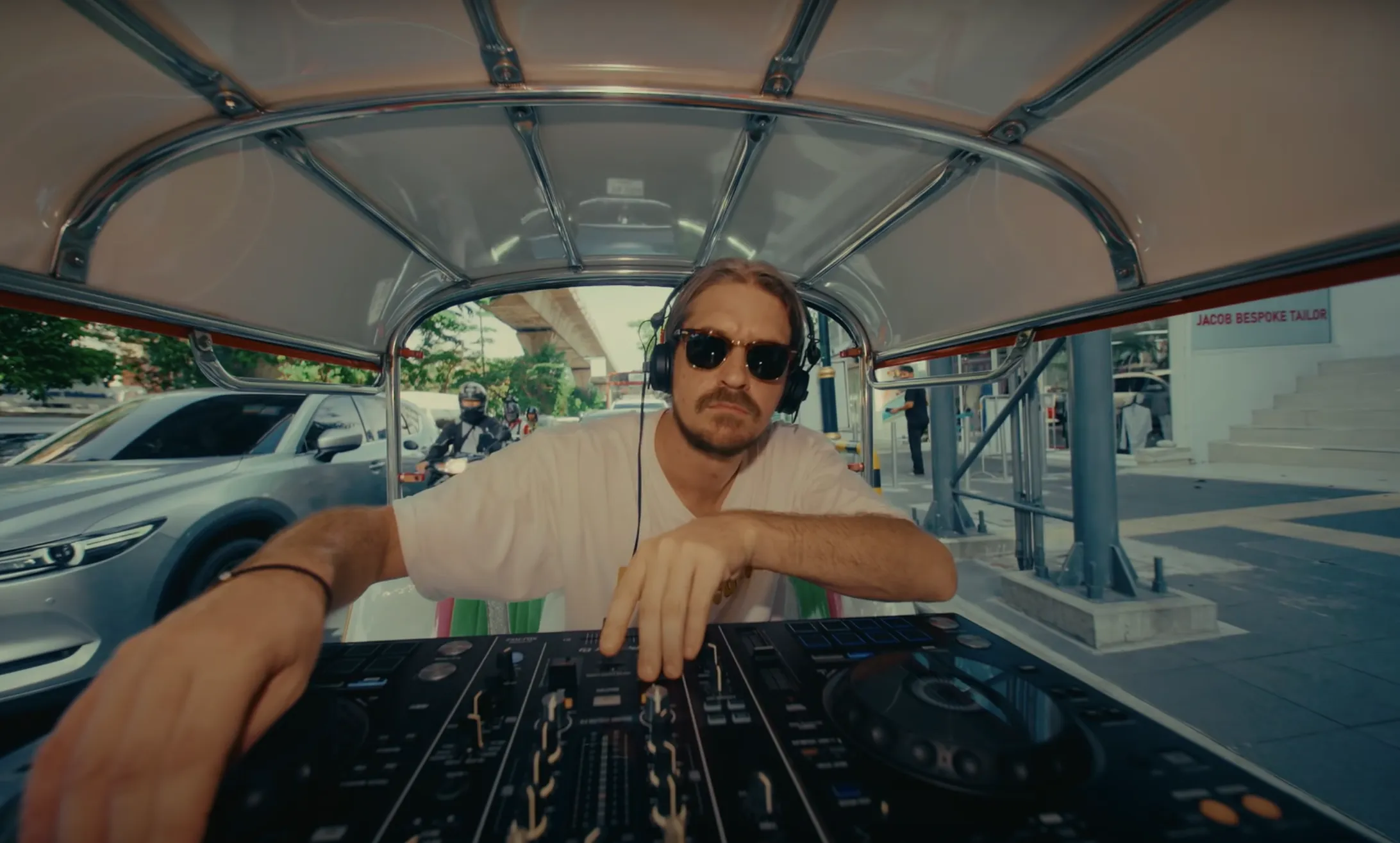 Tuktuk Radio