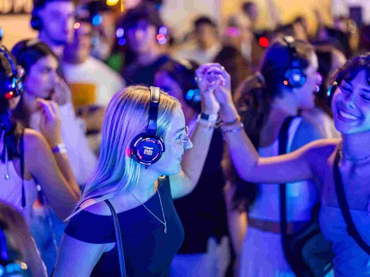 Uno de los centros comerciales más populares de Madrid se convierte en una silent disco gratis este verano