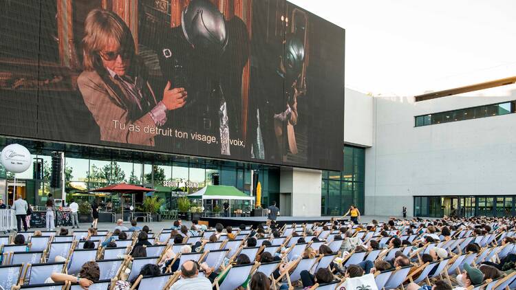 Assister une projection à l'air libre sur le parvis de la Seine Musicale