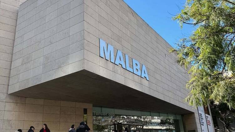 Recorrer el Malba y quedarte a comer en Coronado