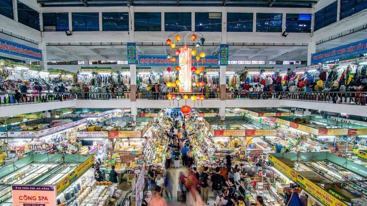Late morning: check out the market hubbub