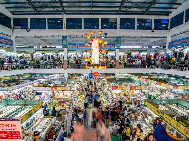 Late morning: check out the market hubbub