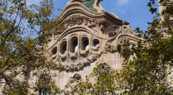 Casa Bloom Barcelona, casa comalat