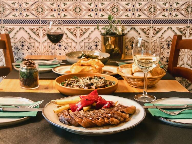 Así es el restaurante portugués casero y popular que triunfa en Sant Andreu