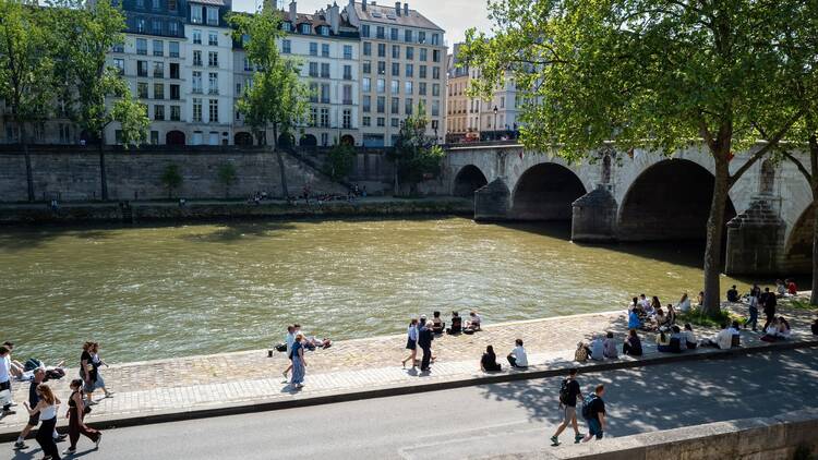 Take a dip in the River Seine