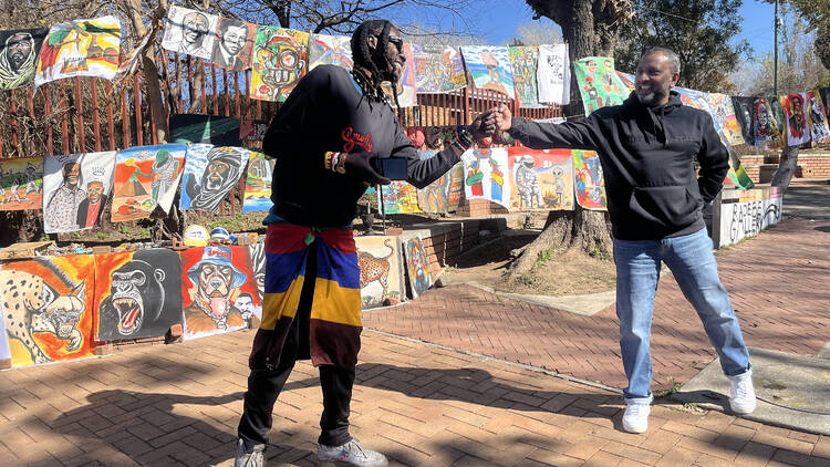 Smoky Radebe in front of his gallery in Vilakazi Street 