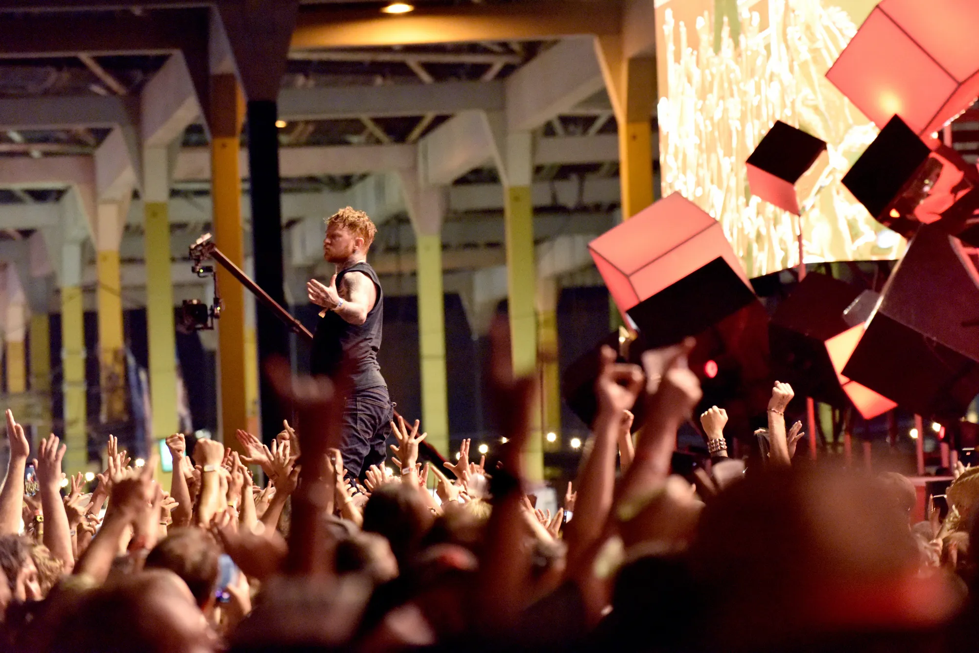 Frank Carter: mosh pit, stage diving i pogo per a tots els públics