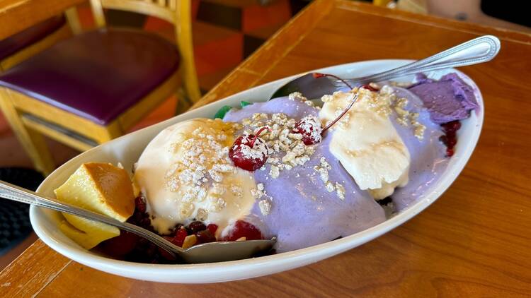 LA Rose Cafe halo-halo