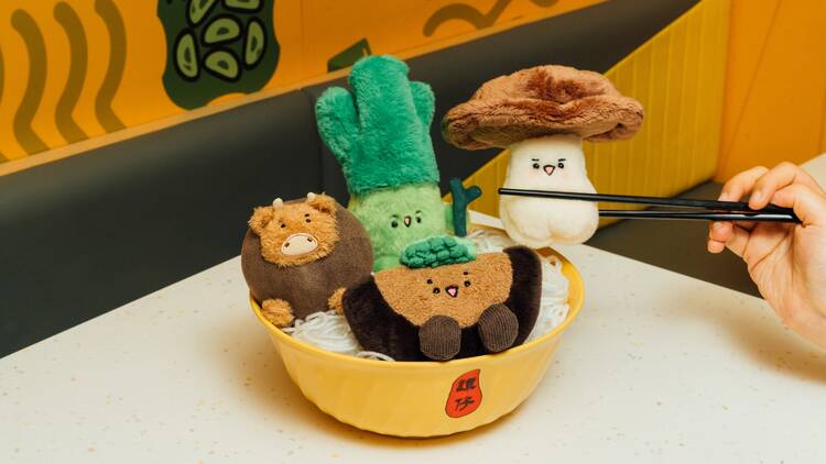 TamJai SamGor plush toys