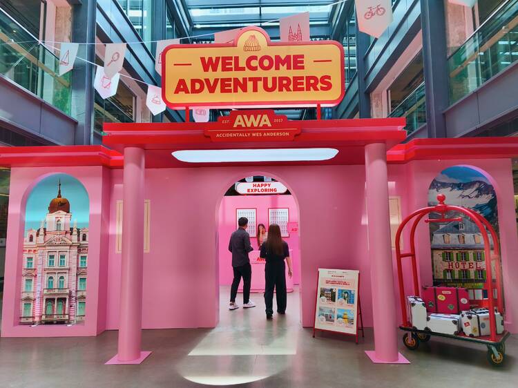 IG 百萬追蹤「Accidentally Wes Anderson」展覽香港首登場 即看五大主題區打卡位、周邊產品、開放時間、入場懶人包