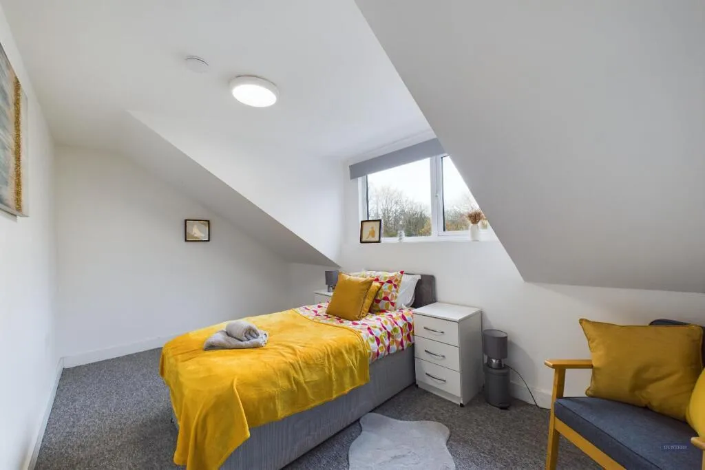 Home above Jesters nightclub in Southampton for sale