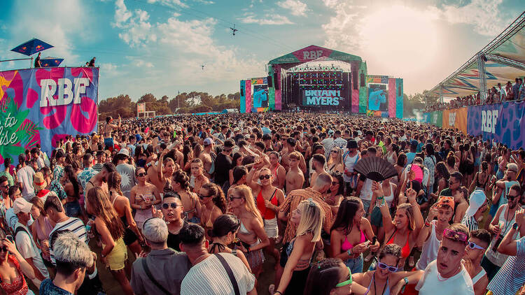 Reggaeton Beach Festival 2025