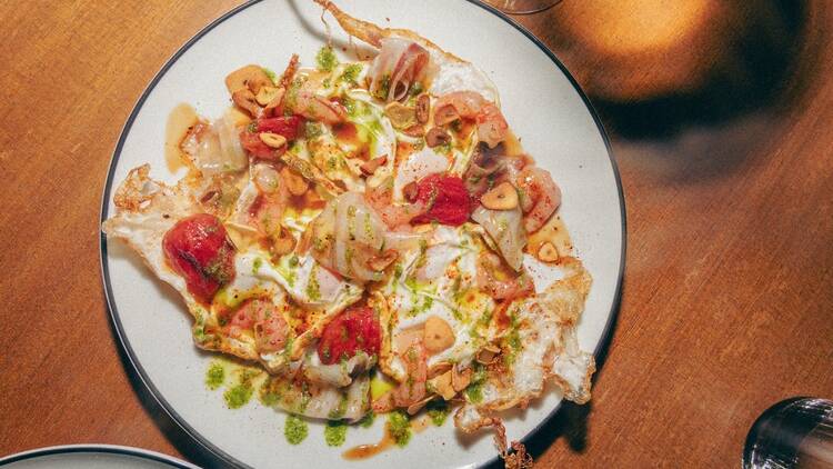 Huevos fritos con gambas y panceta de Casa Fiero: irresistibles