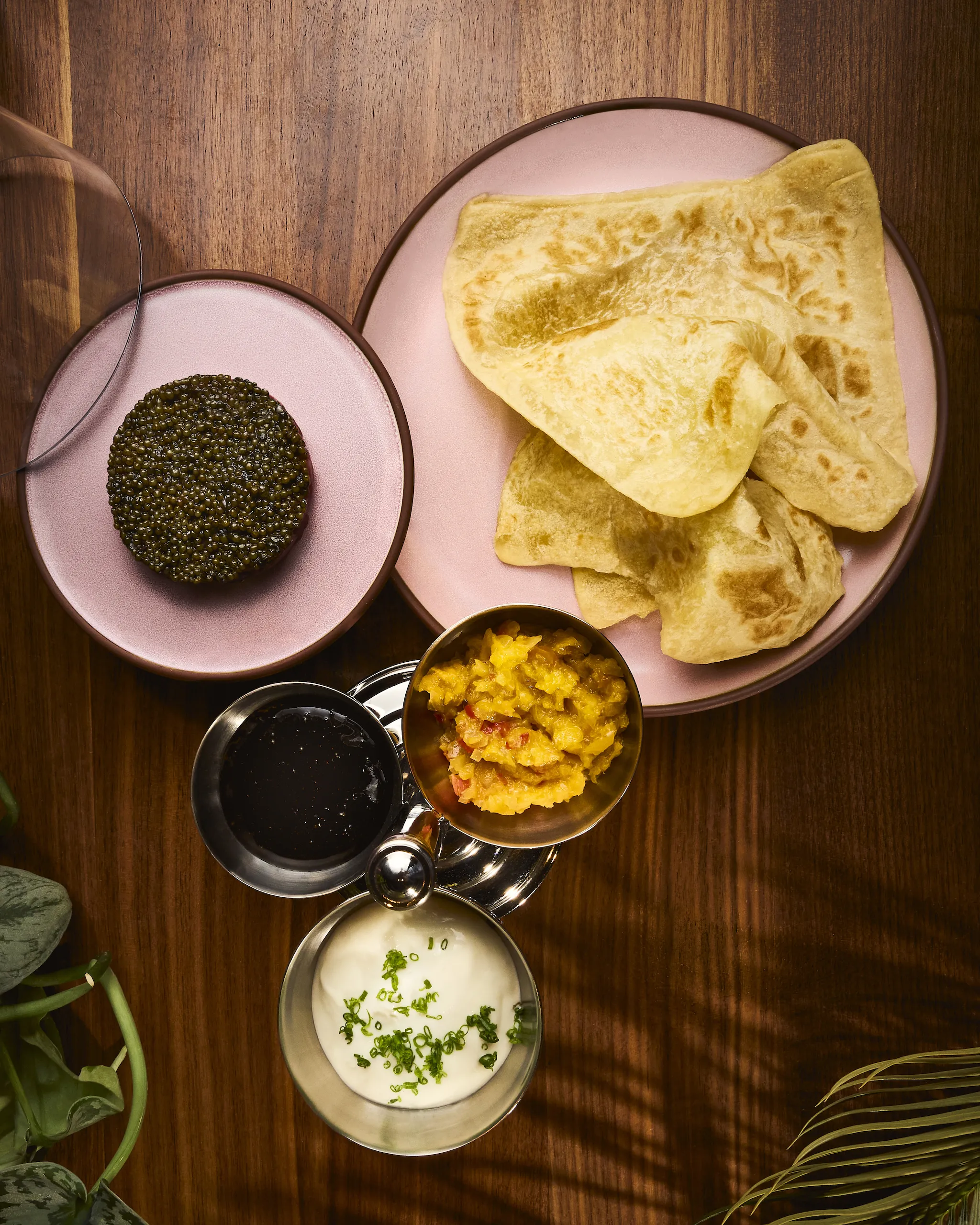 Las' Lap caviar service