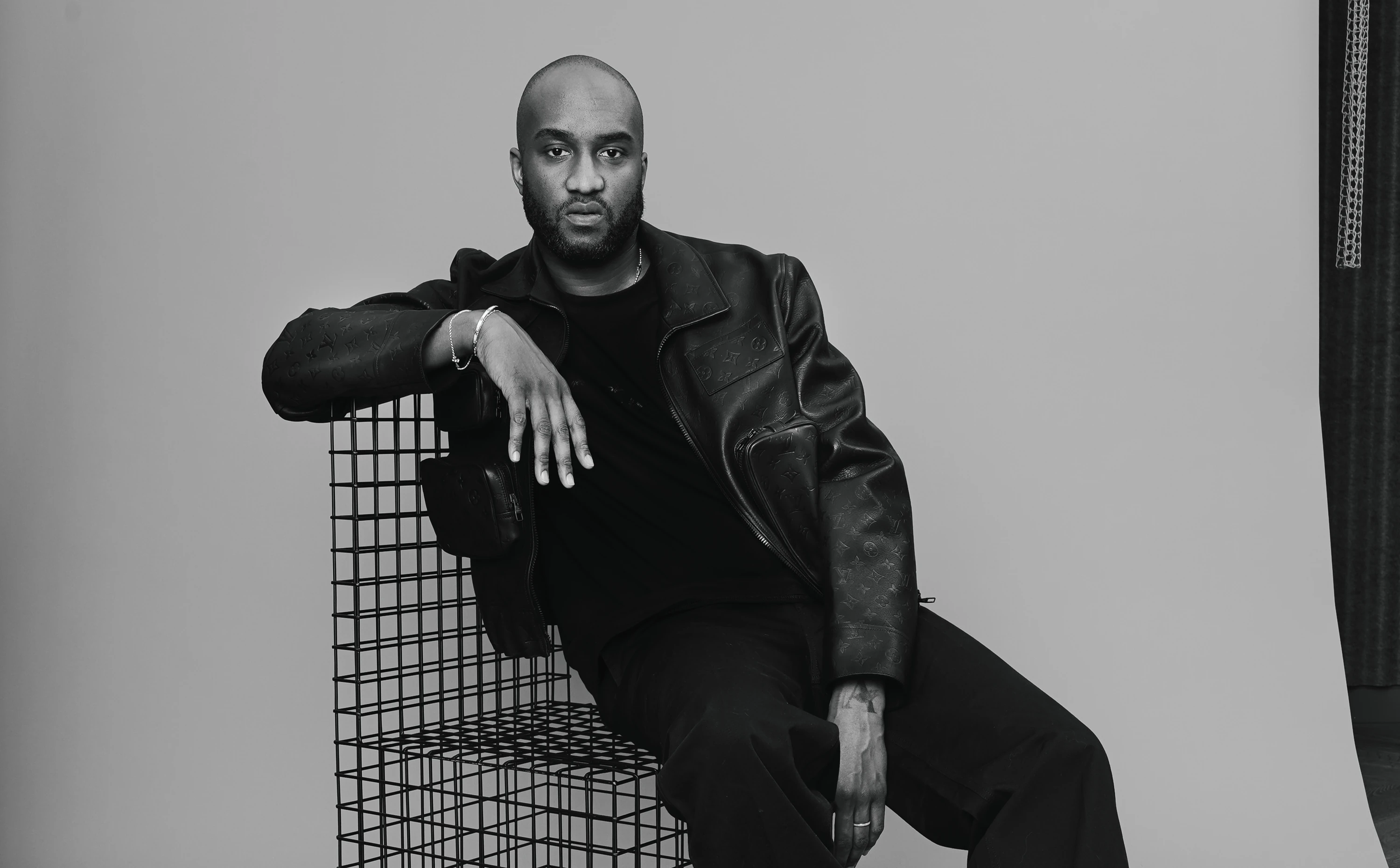 Les &ldquo;codes&rdquo; de Virgil Abloh mis en lumi&egrave;re &agrave; travers 20 000 pi&egrave;ces