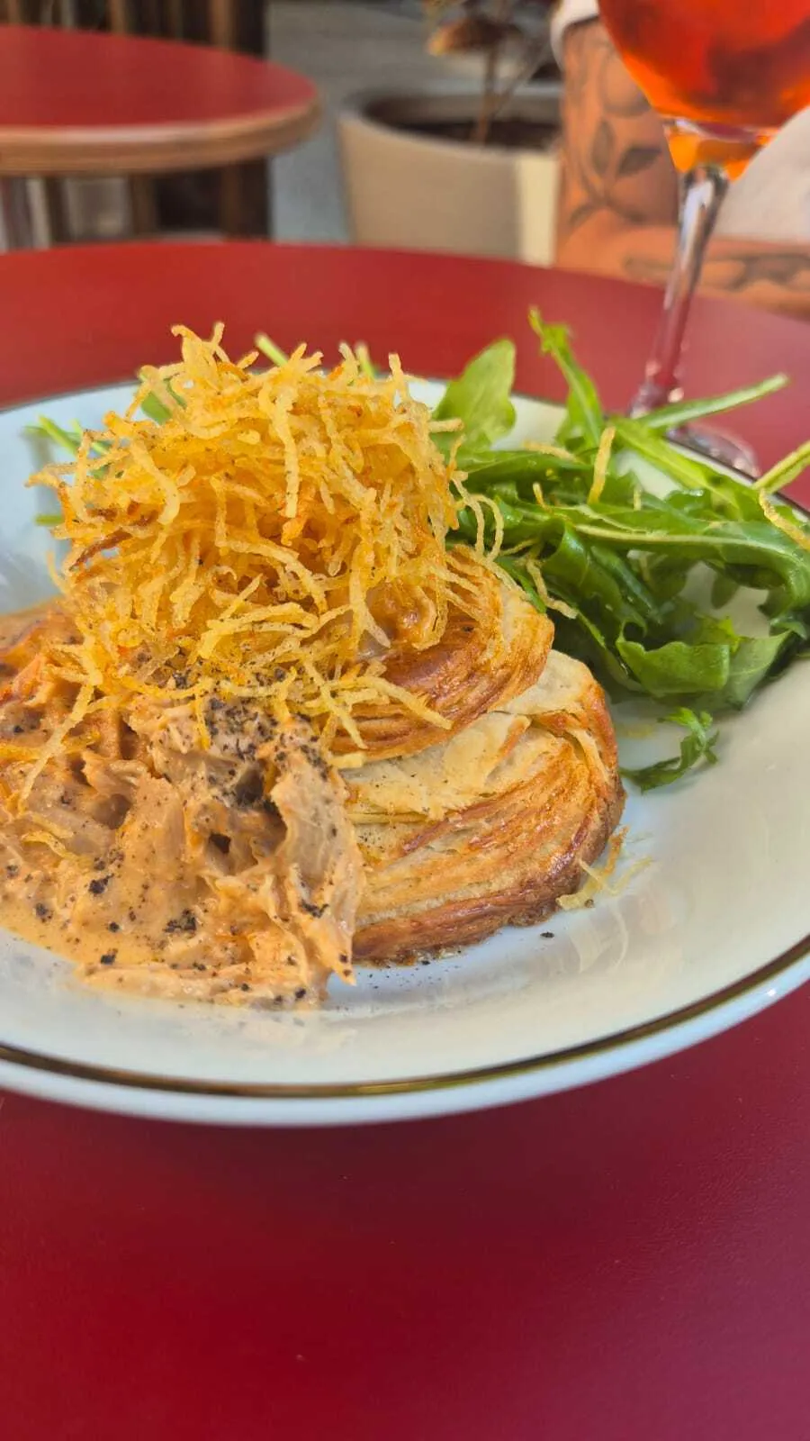 Vol au vent de estrogonofe de frango assado