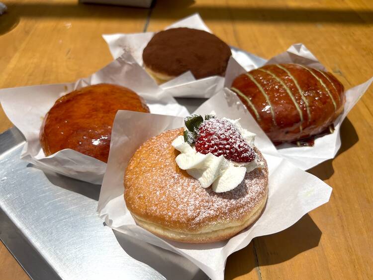 Flour Fresh Cream Donut