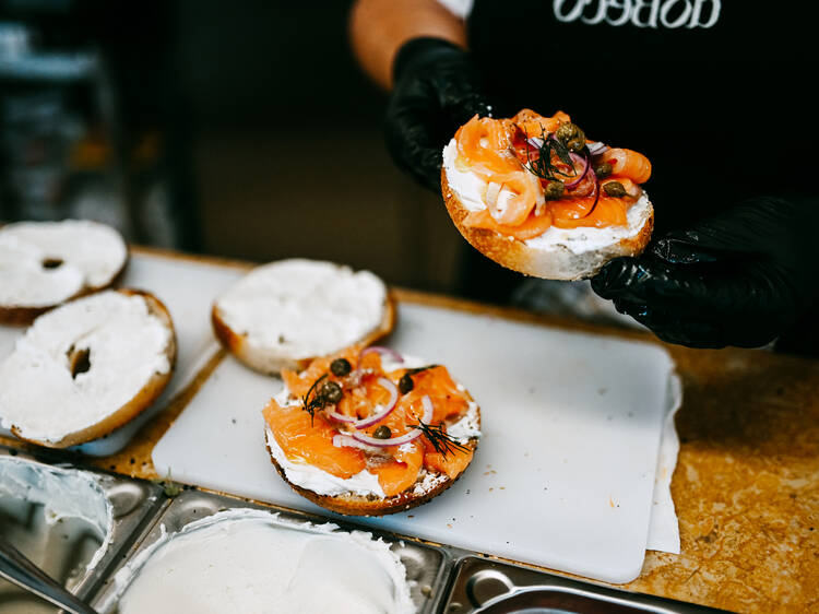 Planos para o fim-de-semana: bagels, ópera e álbuns de casamento