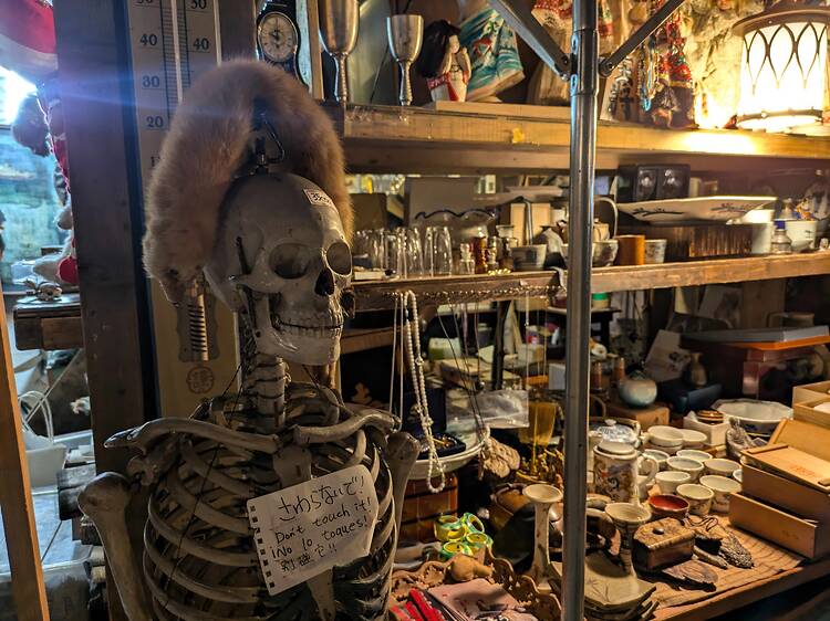 うえの青空骨董市