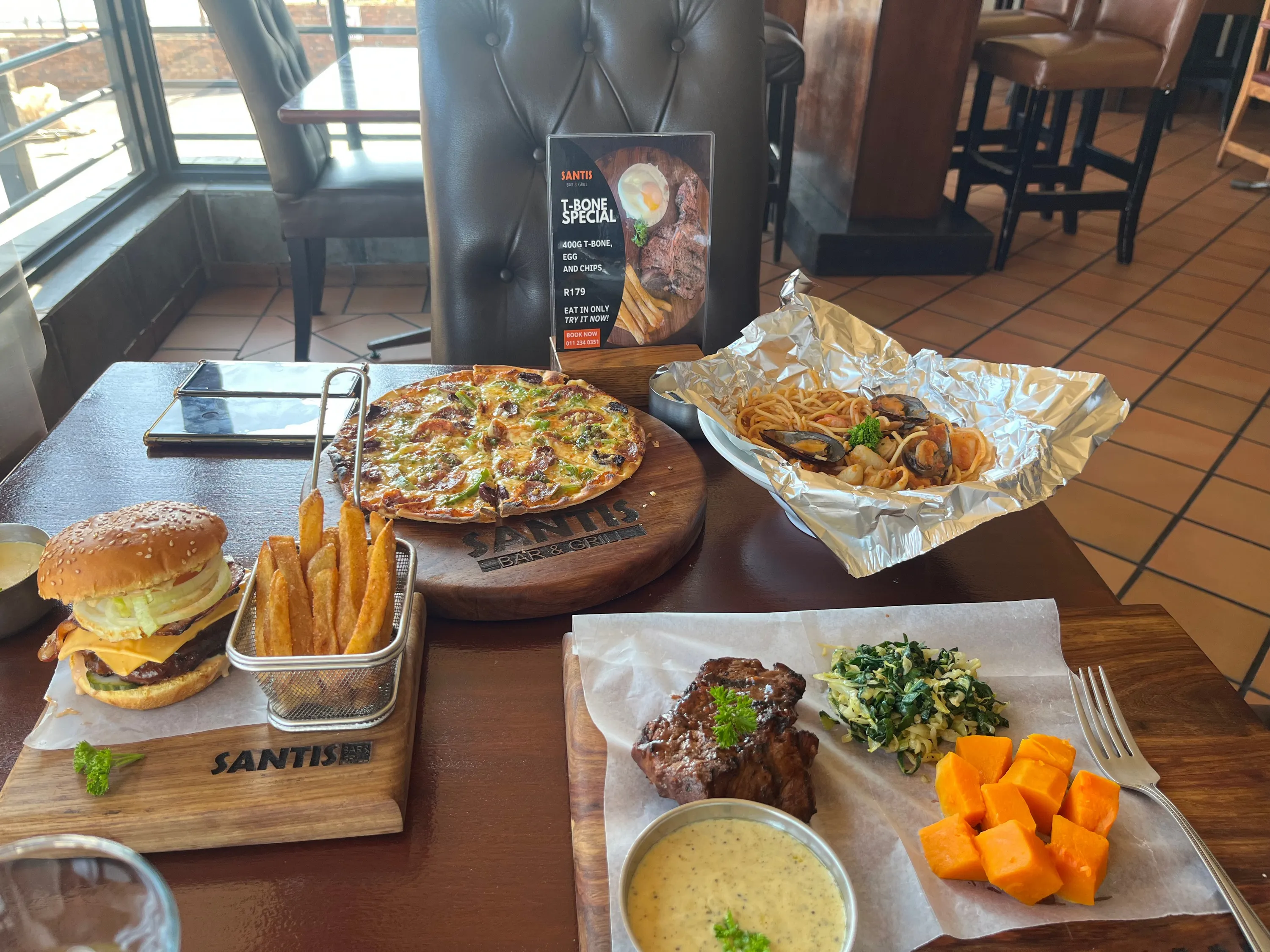 Santi's Bar & Grill popular menu items