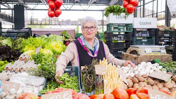 Omplir el rebost de productes locals de l'Empordà al seu mercat!