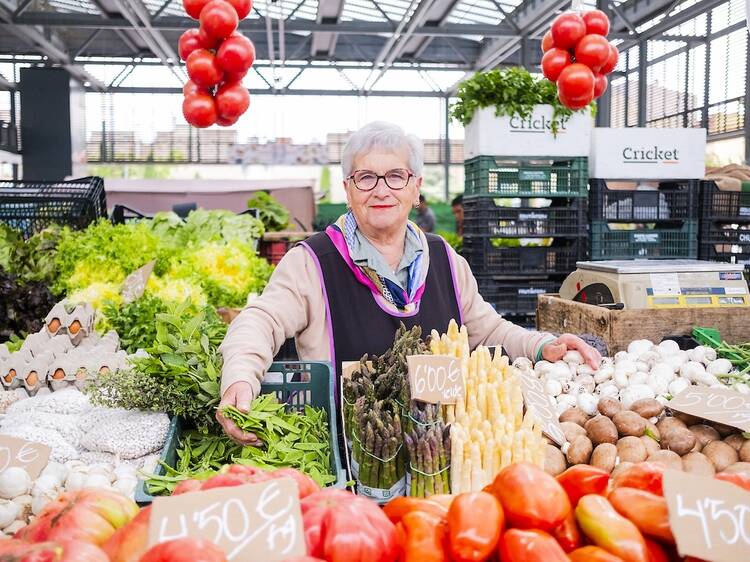 Omplir el rebost de productes locals de l'Empordà al seu mercat!