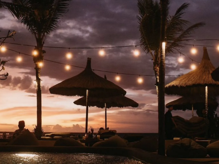 Mano Beach House