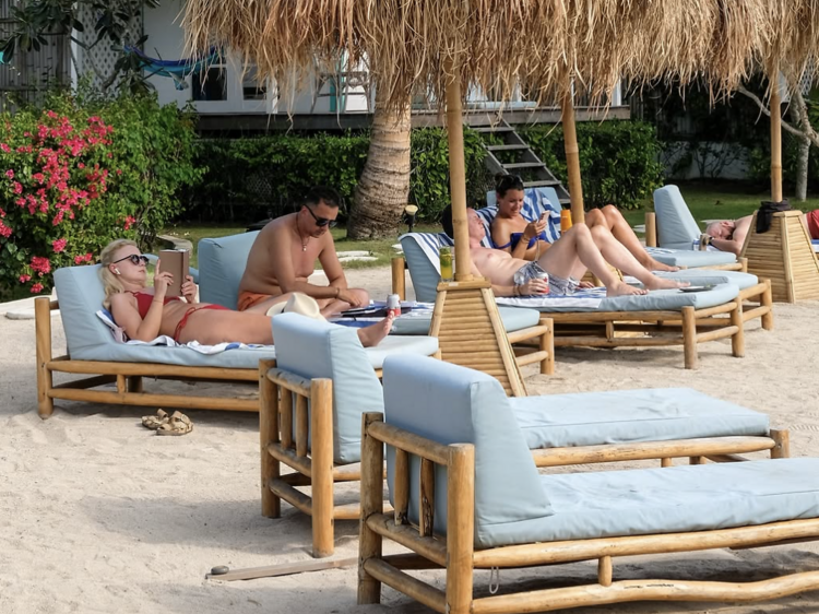Le Pirate Beach Club